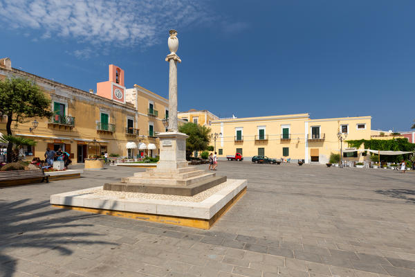 piazza castello 1